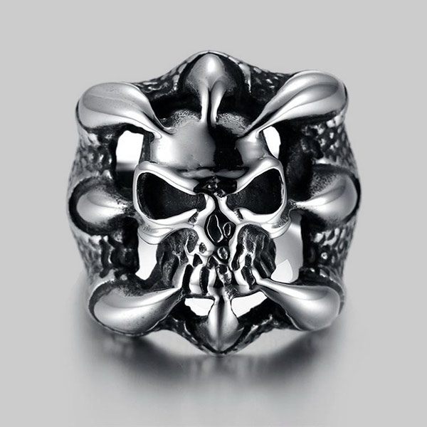 anillo gris con diseno de calabera marca calak cl sico 141677 GRIS 1