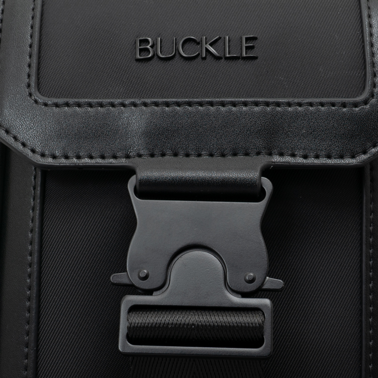 bandolera negro diseno b sico con clip marca buckle cl sico 158740 NEGRO 4