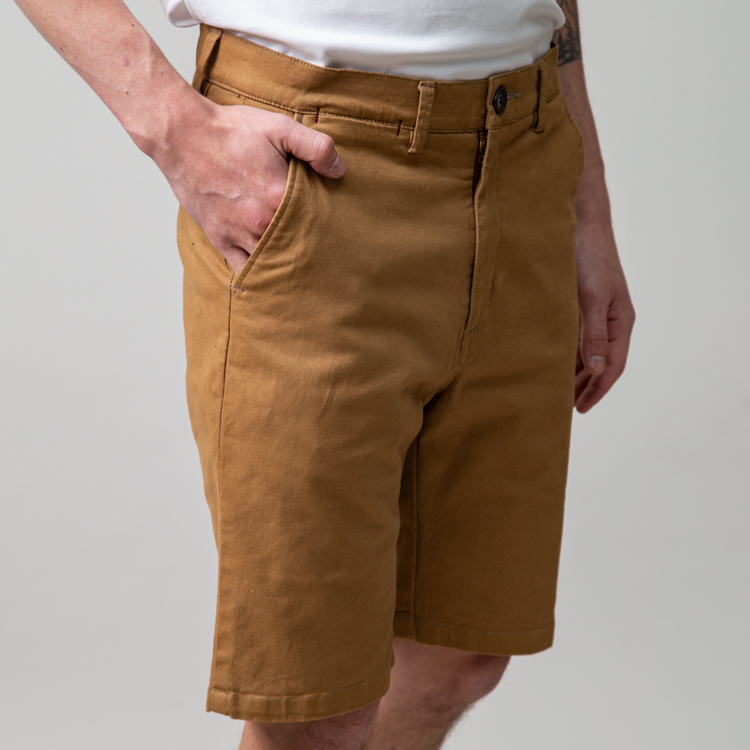bermuda khaki estructura plana lisa marca business casual slim 147815 KHAKI 1