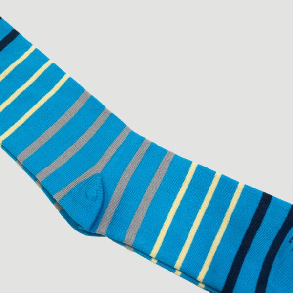 calcetines celeste diseno de lineas marca tishas cl sico 144065 CELESTE 2